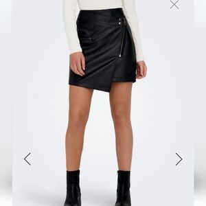 Only Black Faux Leather Skirt NWT XL Zipper Details Asymmetrical Front Panel